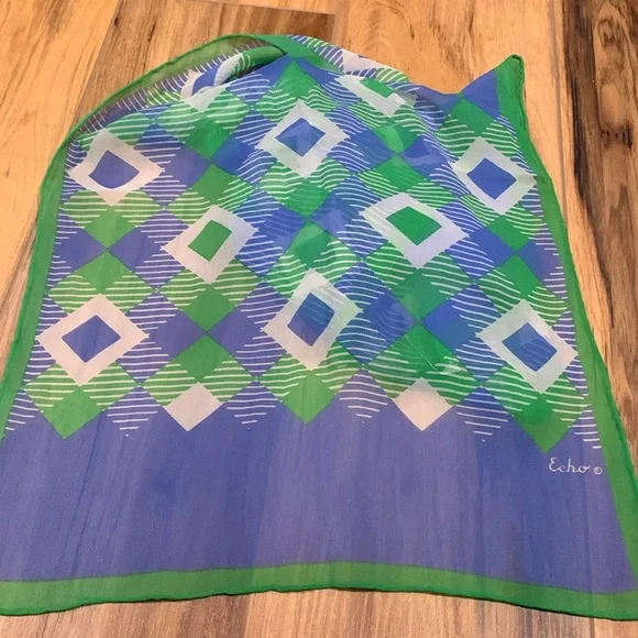 Preppy Vintage 70’s classic green, blue and white geo pattern silk scarf - Picture 3 of 4